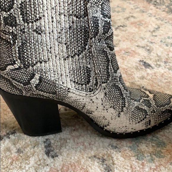 Chinese Laundry snakeskin booties - Picture 6 of 8